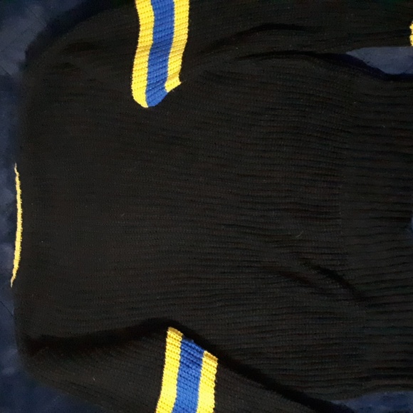 DC Comics~2 Sweaters - Picture 12 of 12